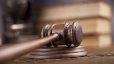 Подозревали в хищении оружия: уволенную сотрудницу полиции восстановили на службе в Костанае