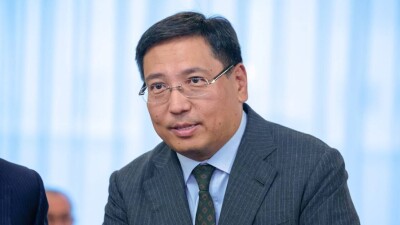 Досаев попросил алматинцев разрешить ему остаться акимом