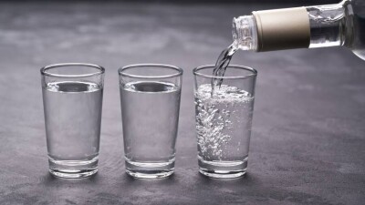 Гаражный цех по производству суррогатного алкоголя выявили в Петропавловске