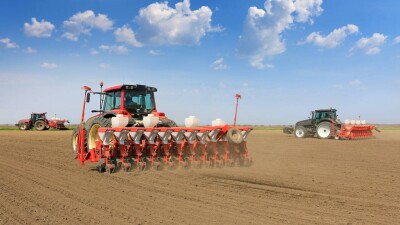 Заявки на финансирование весенних сельхозработ начали принимать в Казахстане