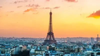 Сделать День Победы рабочим днём ради спасения экономики предложил премьер Франции