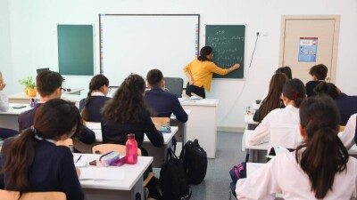 Кто экономит деньги на школьном интернете, разъяснили в Минпросвещения