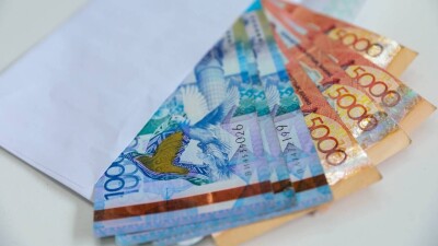 Чиновник из акимата Шымкента подозревается в получении 13 млн тенге за субсидирование маршрутов