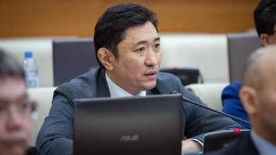 Акчулаков: Казахстан будет отгружать избыток нефти через Азербайджан