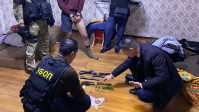 Вооружённых вымогателей задержали в Актау. Они отобрали авто у горожанина