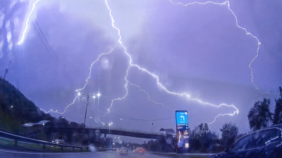 Удар молнии в телебашню на Коктобе обошёлся без последствий