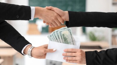 Экс-директора школы, получавшего зарплату за свою родственницу, оштрафовали на 1,9 млн тенге в Жетысуской области