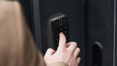 Полицейские предупредили казахстанцев о мошеннической схеме с заменой домофона