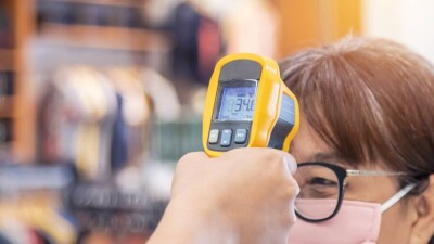 В Атырау запретили утренники в школах и посещение ТРЦ без "зелёного" статуса