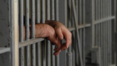 Охраннику, избившему подростка палкой, вынесли приговор в Шымкенте