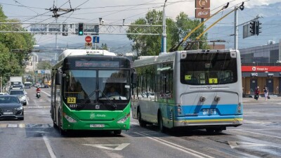 Как в автобусах и троллейбусах Алматы обманывают контролёров