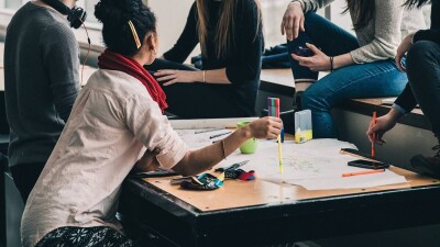 Стипендиатам "Болашака" теперь дают год трудовой отсрочки для зарубежной стажировки