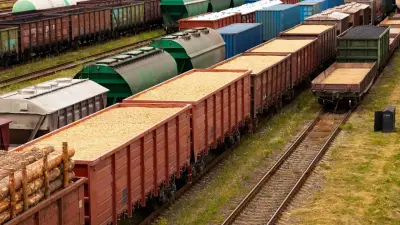 Утечка серной кислоты из грузового поезда произошла в Акмолинской области