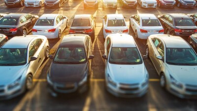 Казахстанцы стали пересаживаться на старые автомобили после снижения утильсбора