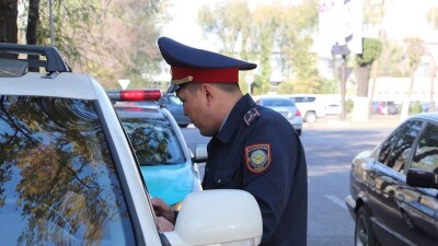 Число полицейских на улицах Алматы увеличили