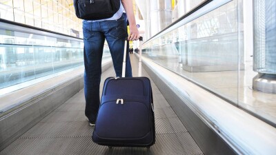 Уехавшим из России могут запретить работать в качестве самозанятых