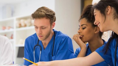 Поступить в медвузы для платного обучения станет сложнее в Казахстане