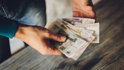 Банкам Казахстана разрешили вывозить рубли, накопившиеся к началу июля