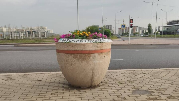 Автовладельцы потеряли номера из-за ливня в Нур-Султане