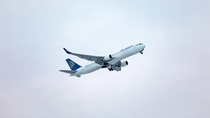 Самолёт Air Astana, на котором нашли трещину, вернули в эксплуатацию