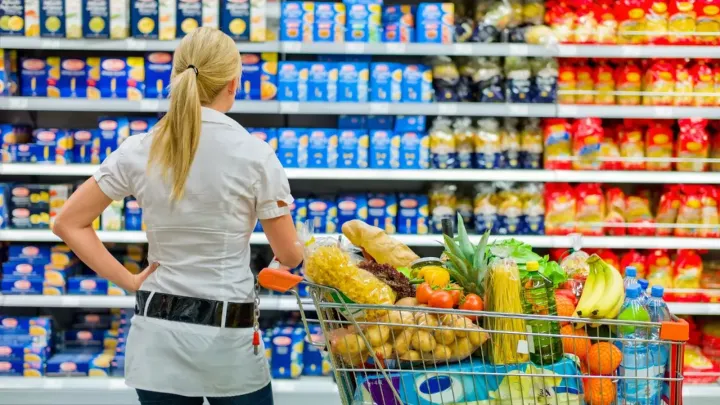 Какие продукты подешевели в Казахстане в июне