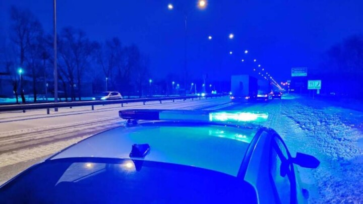 107 автомашин застряли в двух заторах на трассе в Акмолинской области