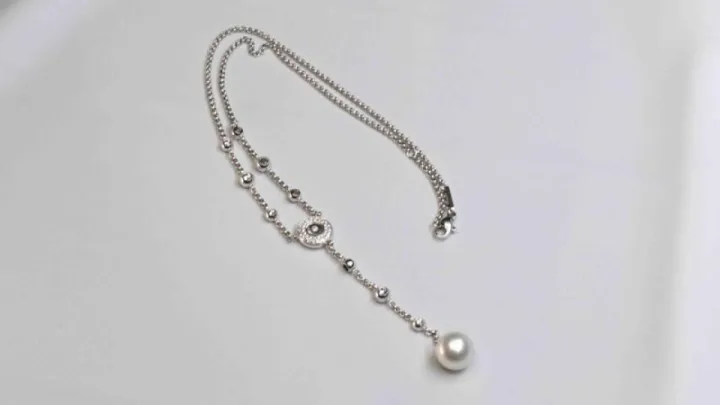 Цепочку Van Cleef & Arpels, браслеты Cartier и ещё 61 изъятое ювелирное украшение повторно выставили на торги