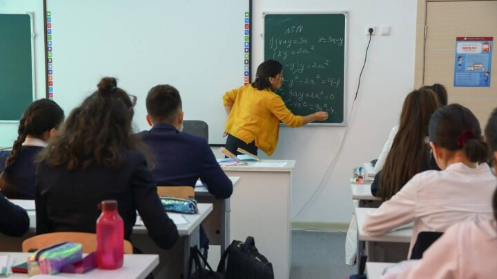 Более 41 млн тенге задолжала одна из школ Астаны учителям и другим работникам