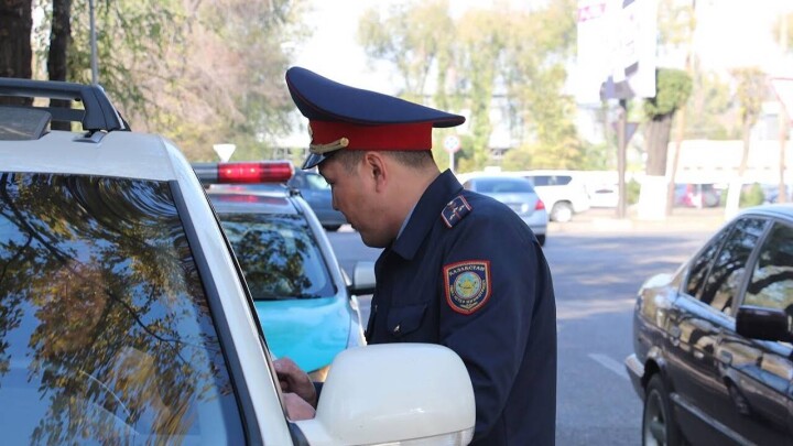 Число полицейских на улицах Алматы увеличили