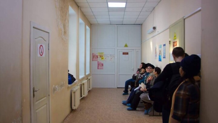 В Казахстане двое из трёх сотрудников, занятых в сферах здравоохранения и соцуслуг, живут в городах