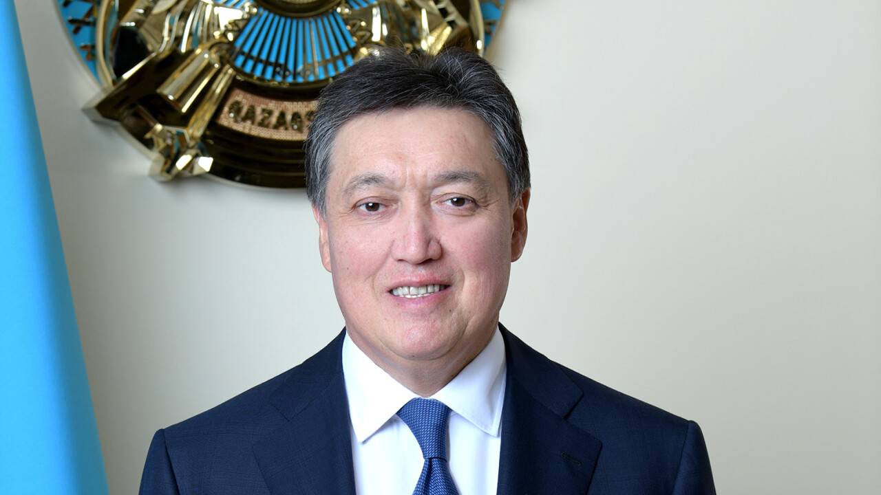Бывший премьер-министр Аскар Мамин стал вице-президентом НОК
