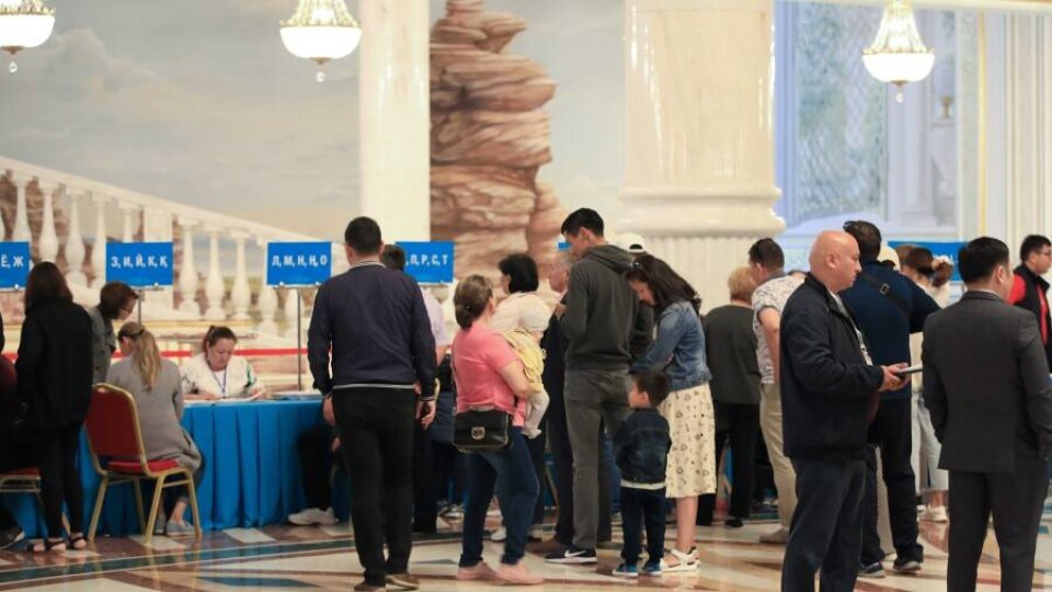Почти половина казахстанцев уже проголосовала. В каких регионах самая высокая явка
