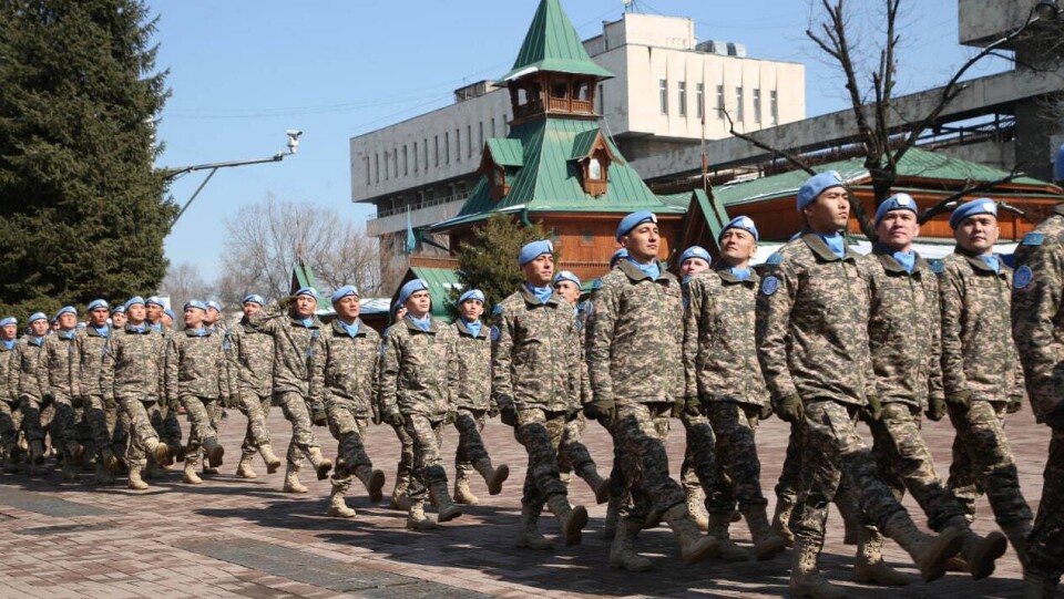 139 казахстанских миротворцев торжественно проводили на Ближний Восток