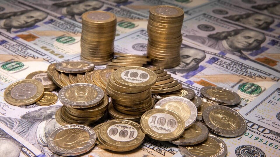 Госдолг Казахстана вырос на 15%. Насколько это опасно?