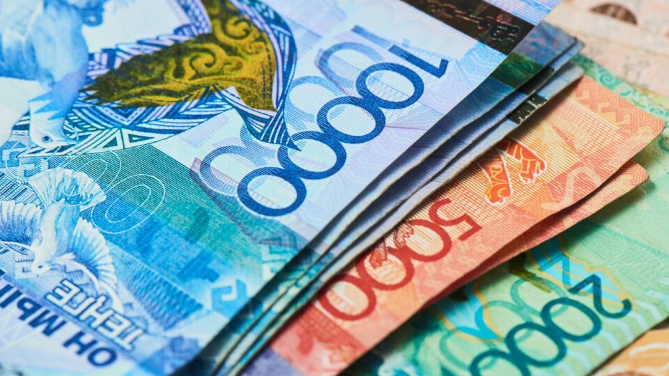 Трое махинаторов оставили Казахстан без 449 млн тенге. Их будут судить