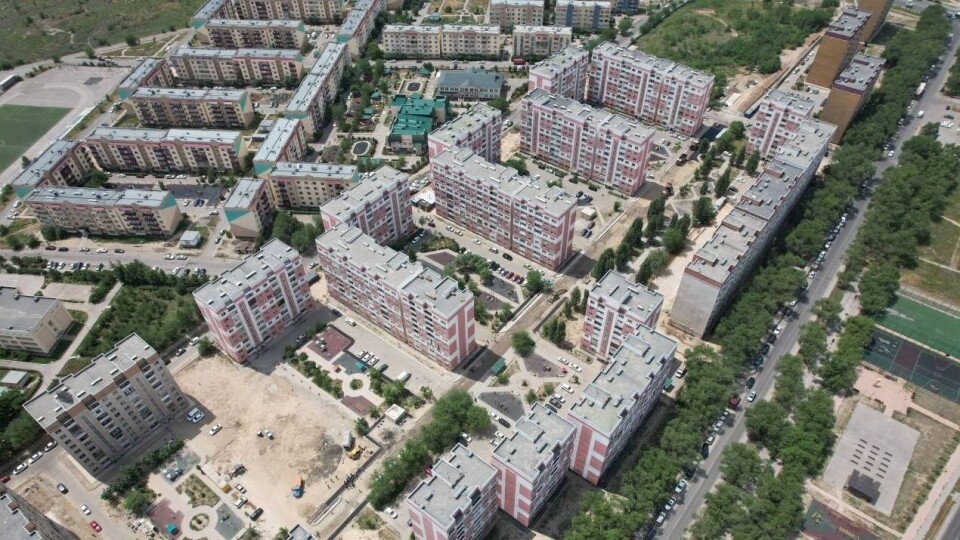 "Пизанские" дома в Алматы выровняли и укрепили