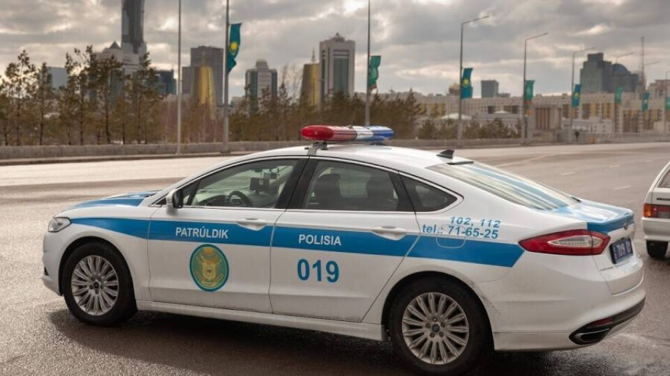 У жительницы Нур-Султана на пути в банк вырвали из рук пакет с 2,8 млн тенге