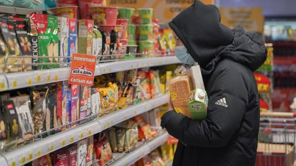 Снизить наценку на товары до 10% согласились пять торговых сетей в Астане
