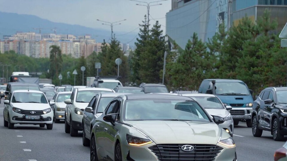 Отмена транспортного налога: сколько в Казахстане авто с объёмом двигателя до 4 литров
