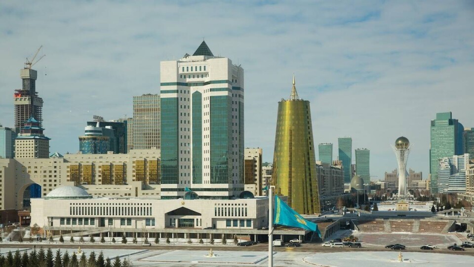 Мажилисмен о долларе за 500 тенге: Правительство на стороне простых людей или олигархов?