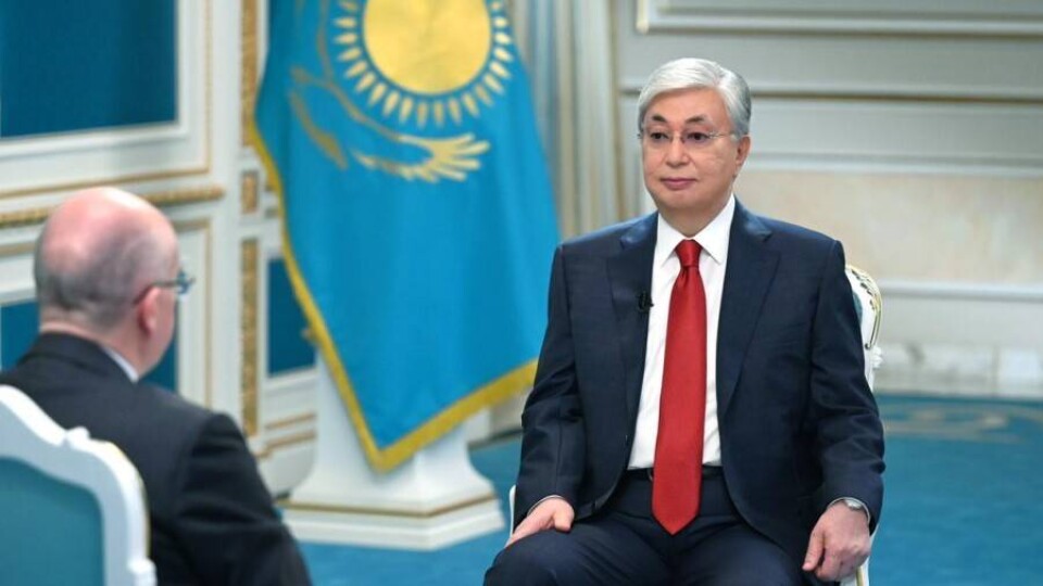 Токаев: Тех, кто выступал против государственных устоев, не стоит превращать в национальных героев
