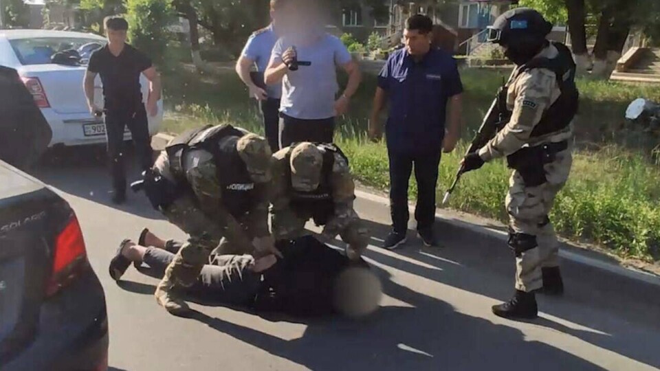 Предполагаемую банду вымогателей задержали в окрестностях Бурабая