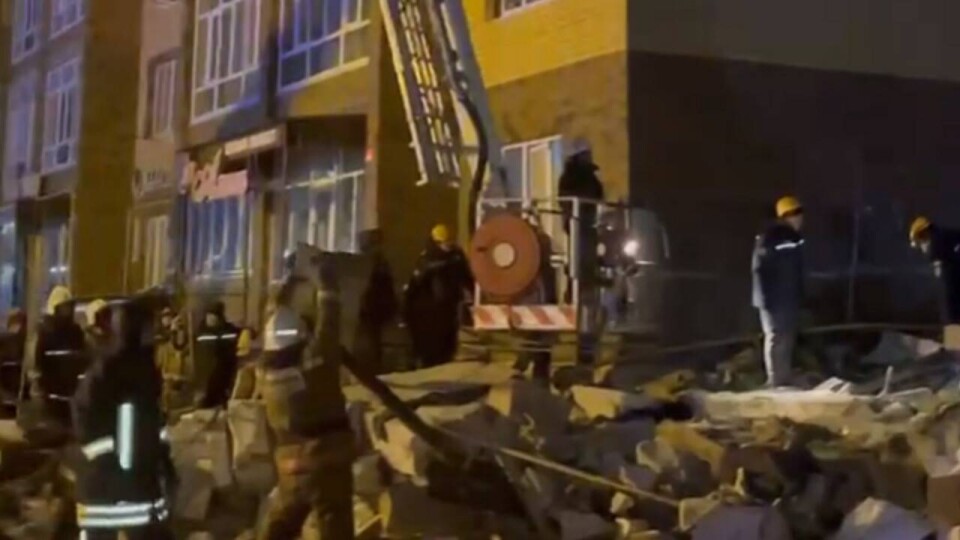 Взрыв газа разрушил кафе в Уральске, есть пострадавшие
