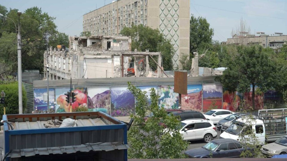 Что построят на месте снесённой гостиницы "Туркестан" в Алматы?