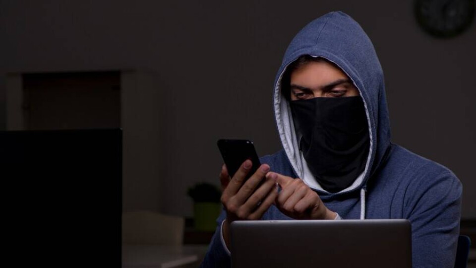 Мошенники звонят казахстанцам, представляясь сотрудниками Нацбанка