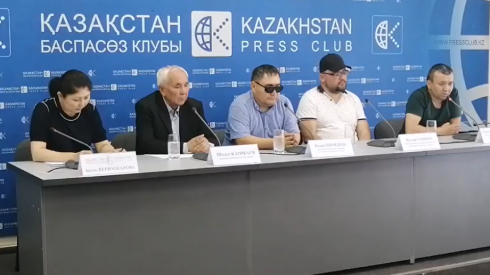 Скандал в Казахском обществе слепых: бывший член и глава организации обвиняют друг друга в хищениях