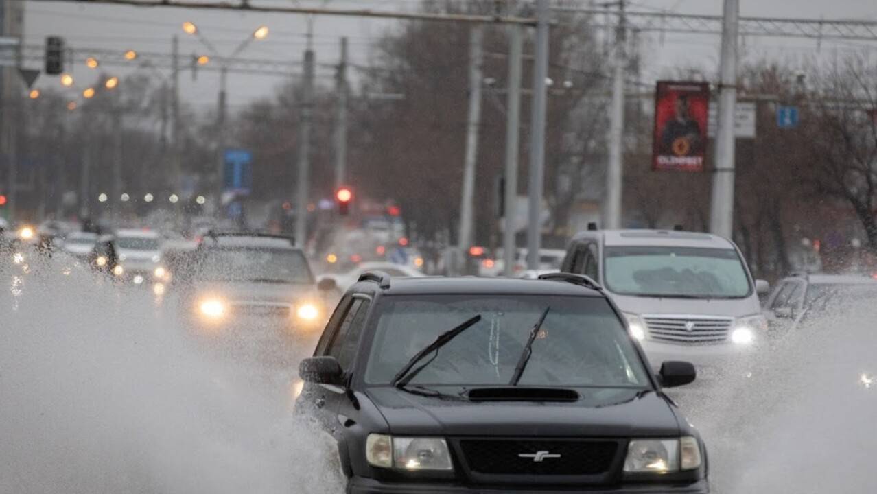 Эксперимент по разгрузке перекрёстка Рыскулова – Момышулы начали в Алматы