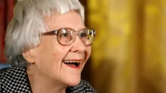 "Всё, что нужно, – ручка, бумага и уединение". К столетию со дня рождения Харпер Ли