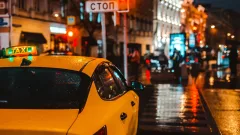 Наличие видеонаблюдения в такси может быть доказательством опасного поведения пассажира