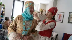 В fashion-звёзды в 75 лет. Алматинских апашек высоко оценили на мировых подиумах
